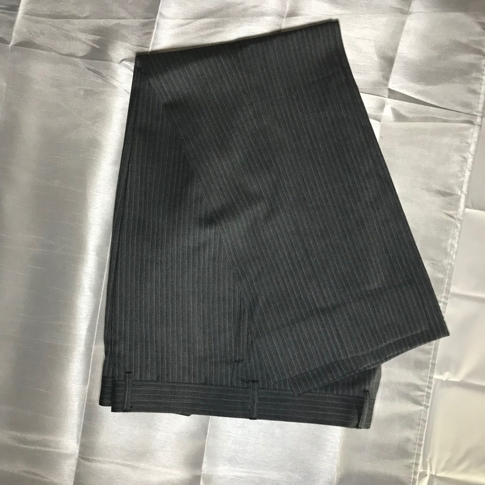 Tommy Hilfiger Mens 100% Wool Pinstripe Suit Charcoal Grey 40R Jacket 34R Pants - Picture 3 of 16